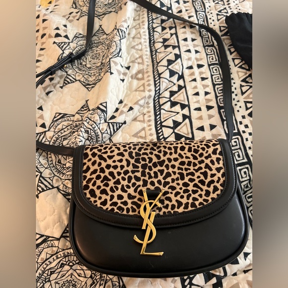 Pre-owned ๐ Saint Laurent Shoulder Bag- Good condition - Picture 2 of 6